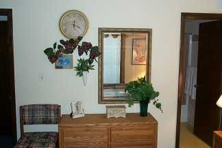 masterbed.post.3.jpg (19280 bytes)